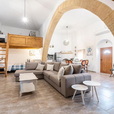 Amalia'S Traditional Home In Paradisi Paradeísion エクステリア 写真