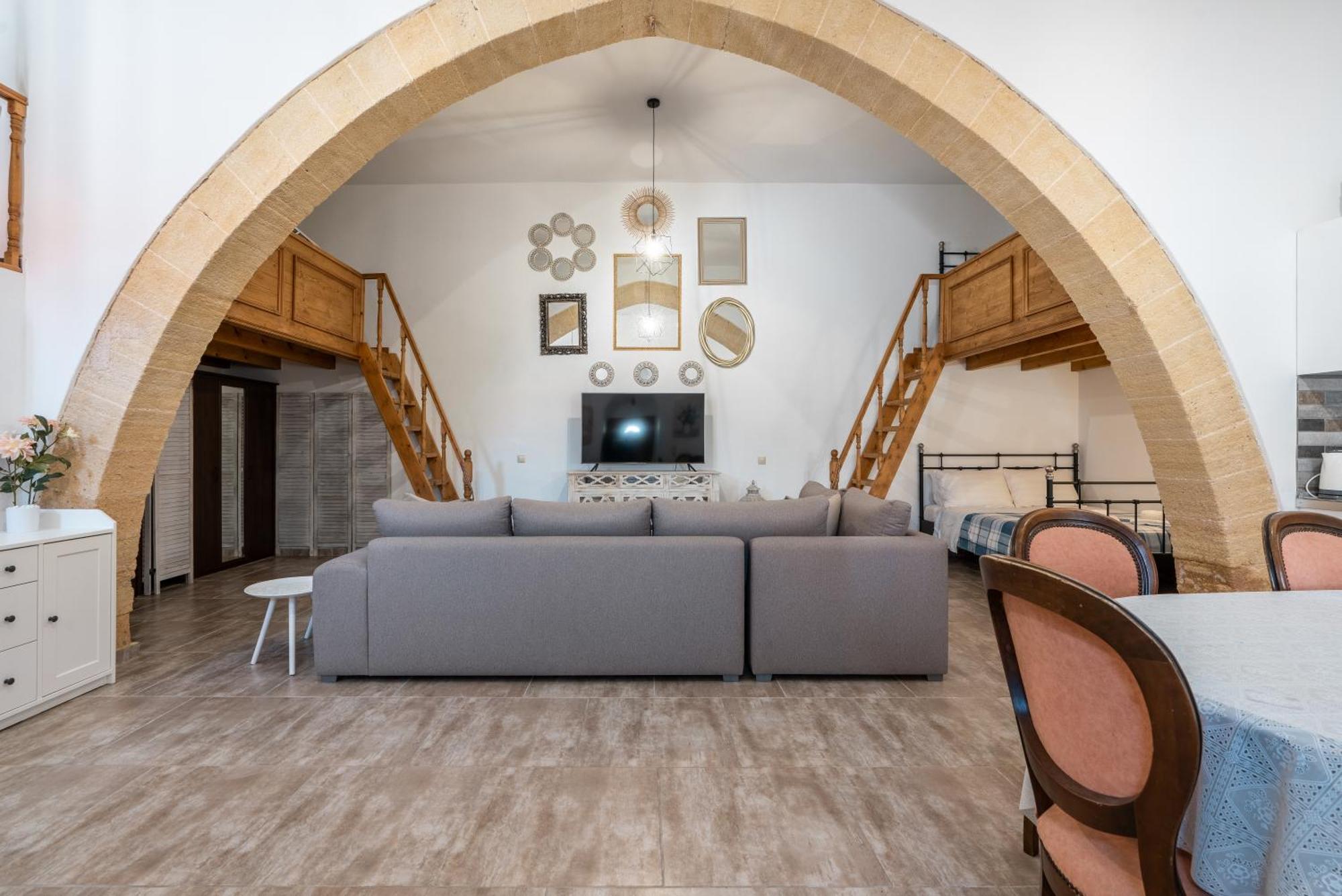 Amalia'S Traditional Home In Paradisi Paradeísion エクステリア 写真